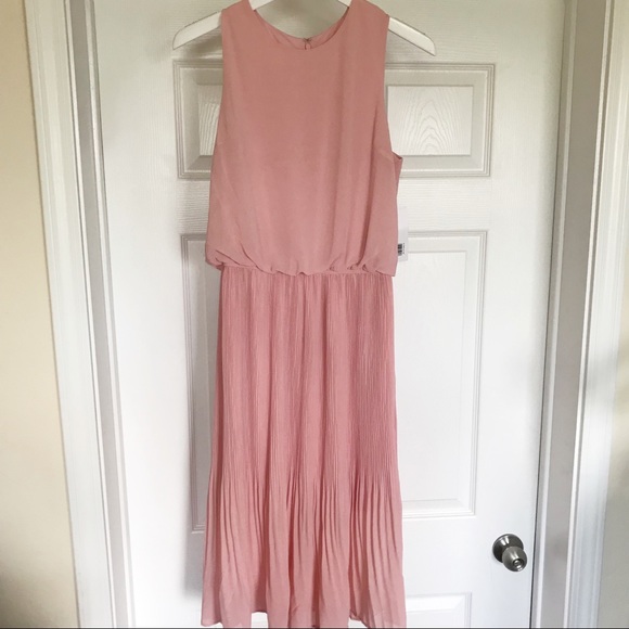 NWT JustFab Pleated Midi Dress in Bridal Rose - Picture 1 of 14